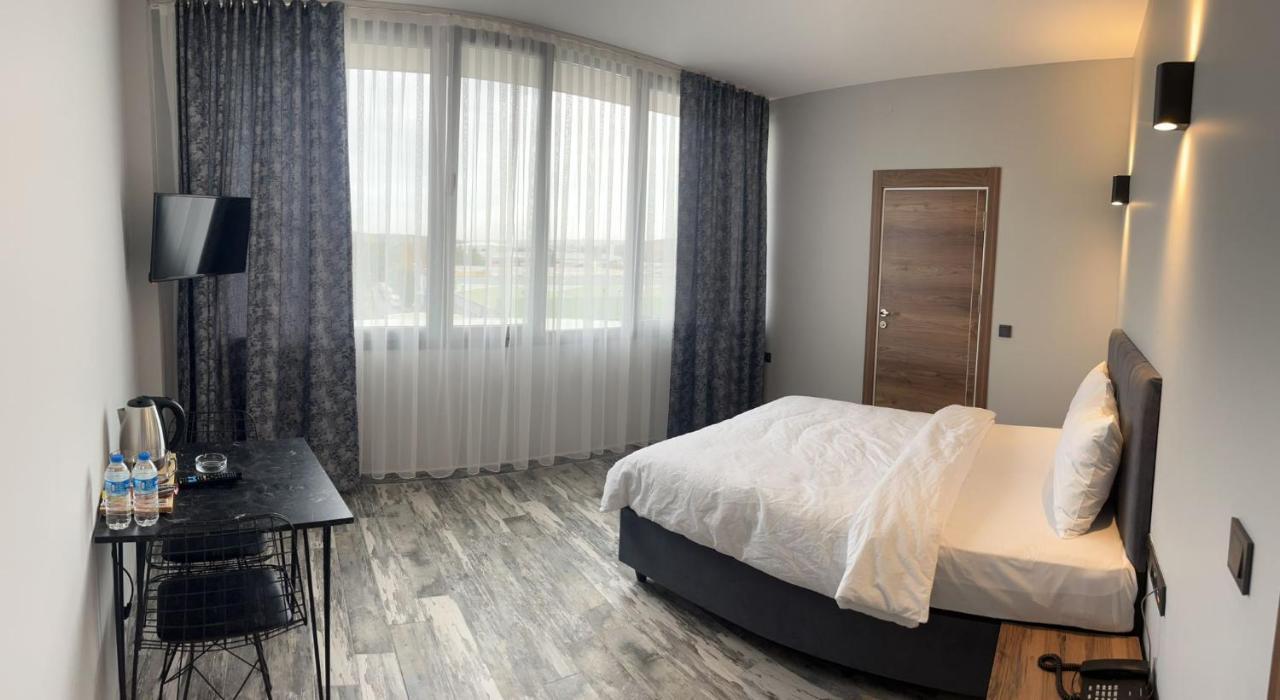 Tuzla Suite Otel Provincia di Provincia di Istanbul Esterno foto