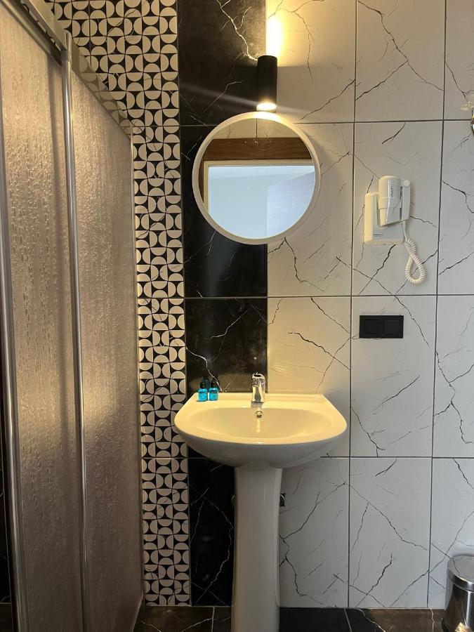 Tuzla Suite Otel Provincia di Provincia di Istanbul Esterno foto